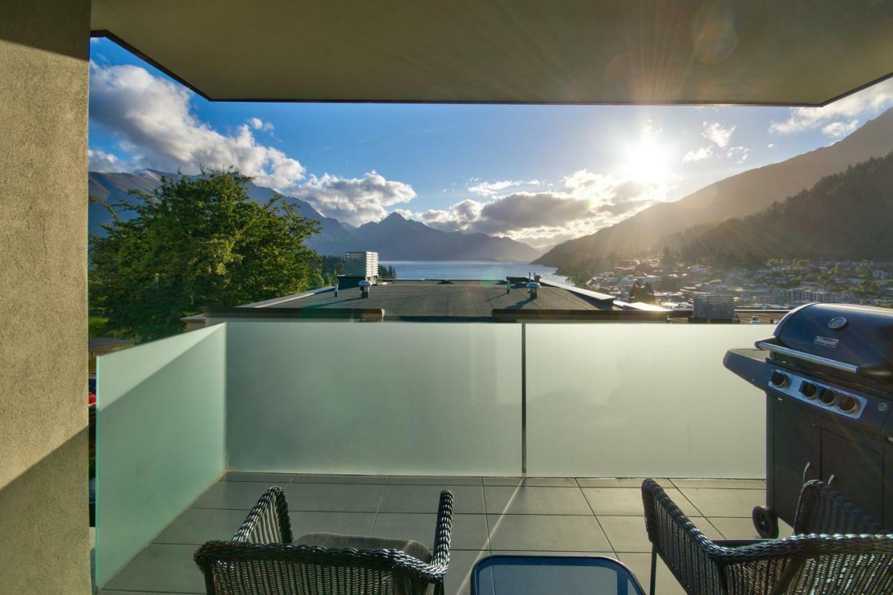 Highview Apartment *